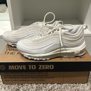 LIKE NEW - Women’s Air Max 97